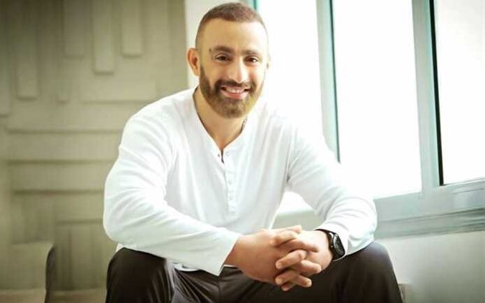 أحمد السقا عن مدى كفاية 10 مليون جنيه سنويًا للفنان: لو عايش بطولي هيكفوني ويفيضوا