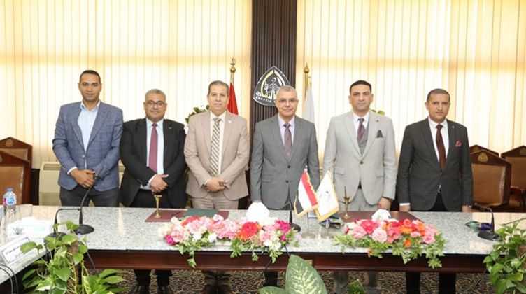 مجلس جامعة الزقازيق يُهنئ رئيس الجمهورية والشعب المصرى بالذكرى الـ41 لعيد تحرير سيناء