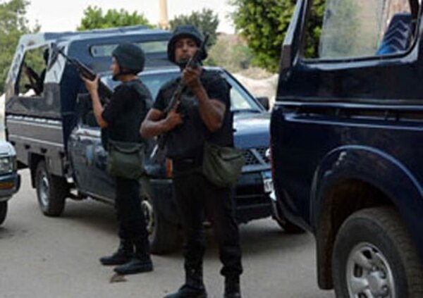 ضبط سائق بحوزته 21 كيلو حشيش في العاشر من رمضان: «عامل مخبأ سري بالسيارة»