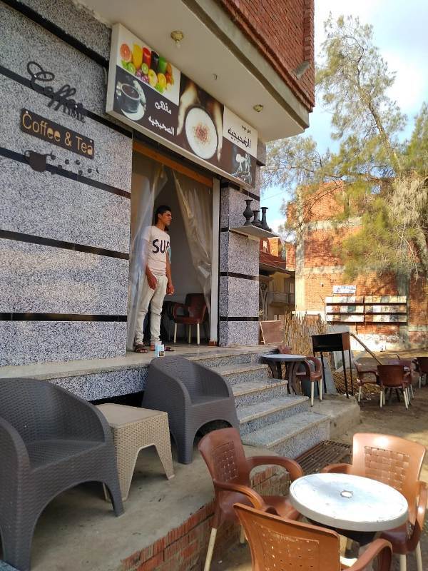 محافظ الشرقية يأمر بإتخاذ الإجراءات القانونية حيال صاحب كافتريا متعدي علي الطريق بديرب نجم