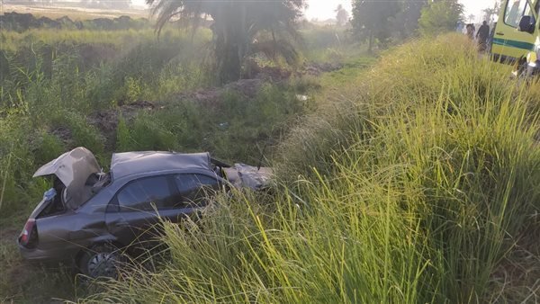 مصرع عروسين وشقيقة العروس إثر انقلاب سيارة الزفة بترعة فى قرية طحلة بردين