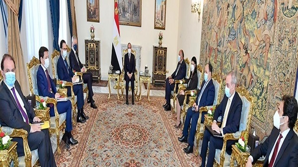 بالفيديو.. السيسي يستقبل وزير الاقتصاد والمالية الفرنسي