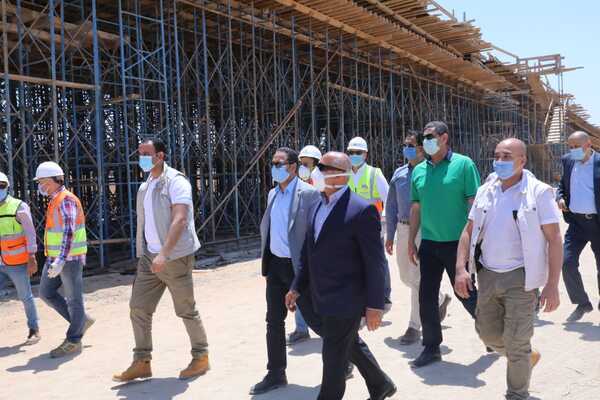 فيديو.. وزير النقل: القطار الكهربائي يدخل الخدمة أكتوبر المقبل