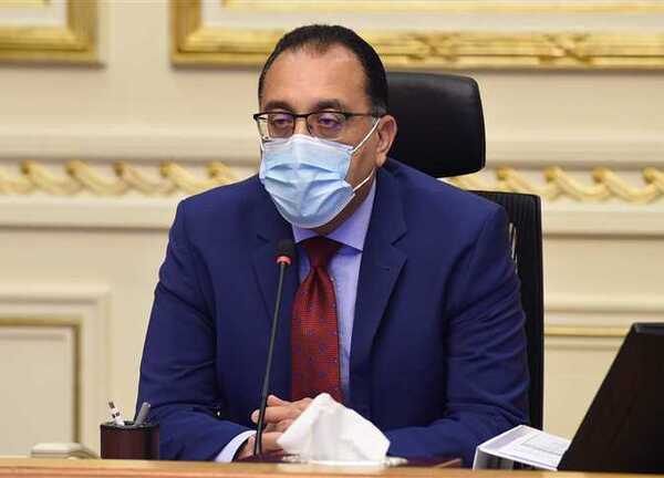 رئيس الوزراء يتابع منظومة حوافز تحويل السيارات القديمة للعمل بالغاز الطبيعى
