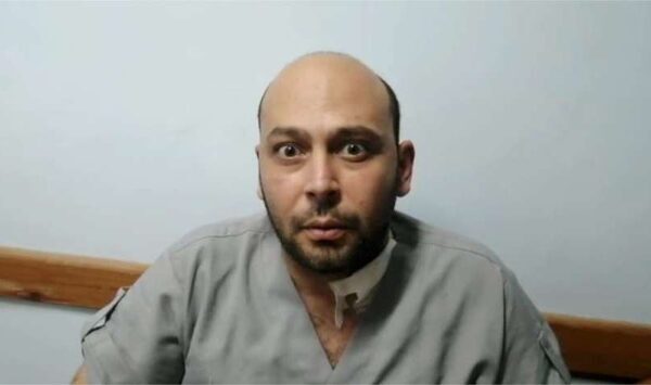 فيديو.. الطبيب محمود سامي فاقد بصره: نفسي أرجع أخدم الناس تاني