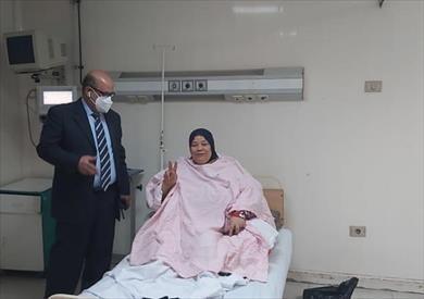 صحة بالشرقية: نقل مريضة سمنة مفرطة من منزلها إلى مستشفى بلبيس المركزي لعلاجها
