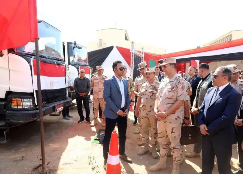 محافظ الشرقية و قائد قوات الدفاع الشعبي والعسكري يتفقدان إصطفاف المعدات الهندسية والفنية المشاركة في التدريب العملي المشترك «صقر ١٦٩»
