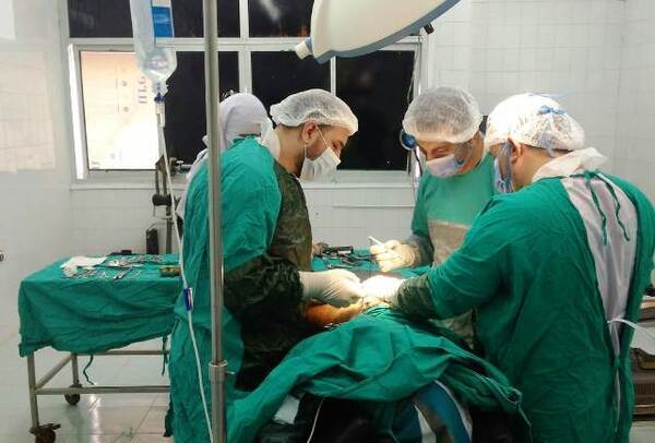 أكد محافظ الشرقية على اهمية المكتبة فى ترسيخ الوعى  والثقافة والمعرفه  لدى النشئ والشباب لخلق جيل جديد قادر بالوعى والثقافة على محاربة التطرف الفكرى بكافة  أشكاله ومواجهة الإرهاب الأسود.      من جانبها أشارت رانيا حشيش مديرة مكتبة مصر العامة بالزقازيق  إلى أن المكتبة خلال الفترة من سبتمبر ٢٠١٩ وحتى سبتمبر ٢٠٢٠ قدمت خدمات عدة فى المجالات الآتية      فى مجال الإعارات قامت المكتبة بإعارة ٣٨ ألف و٣٢٣ كتاب وبلغت الإشتراكات بكافة فئاتها العمرية ٣ آلاف و٤٨٠ مشترك وبلغ عددالزائرين ٦٠ ألف و٩٦٧ زائر.     فى مجال الأنشطة تنوعت الأنشطة بالمكتبة لتصل إلى ٨٠ نشاط وبلغ عدد المشاركين بالأنشطة ٦ آلاف و ٤٧٢ مشترك.     فى مجال الزيارات تضمنت ١٥زيارة مدرسية وبلغ عدد المشاركين بها ٣٠٠ مشترك، وبلغ عدد الزيارات الآخرى (وفود) ٧٣ زيارة بإجمالى ٦ آلاف و٢٩٠ مشترك.     فى مجال الدورات التدريبية قامت المكتبة بعدد ٣١ دورة حاسب آلى  بإجمالى ٤٩٨ متدرب  و٣٨ دورة متنوعة بإجمالى ٩٩٦ متدرب.     أكدت مديرة مكتبة مصر العامة إستمرار جهود المكتبة للقضاء على الأمية الفكرية والثقافية  ومحاربة كل أشكال التطرف الفكرى بالتوعية المستمرة.