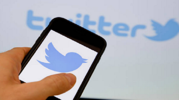 شركة “تويتر” تصدر بيانا بشأن توقف الموقع عالميا