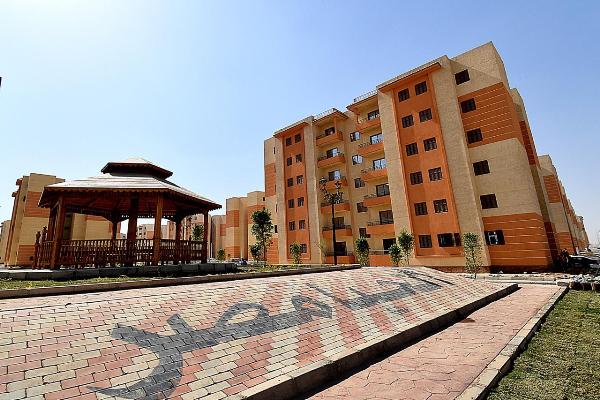 وزير الإسكان يكشف تفاصيل طرح 125 ألف وحدة سكنية فى 14 مدينة جديدة