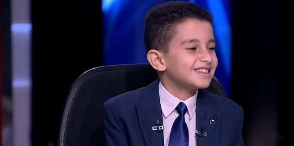 القارئ المعجزة أحمد تامر: استخدم الهاتف المحمول لمدة ساعة واحدة فقط يوميًا