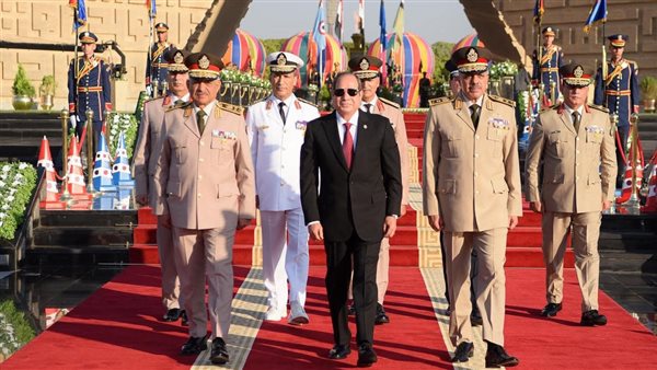 الرئيس السيسي يوجه التحية للقوات المسلحة لما يقدمونه من جهود وتضحيات