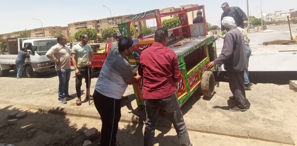رفع الاشغالات والتعديات وتطوير طرق المنطقة الصناعية بالعاشر من رمضان