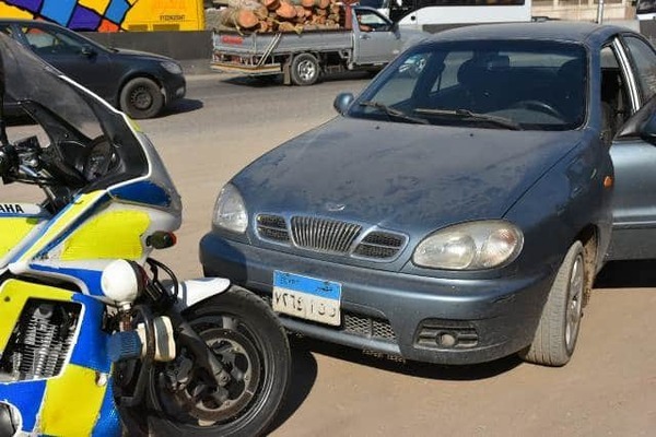 محافظ الشرقية يضبط سيارة ملاكي تسير عكس الإتجاه بمدينة بلبيس
