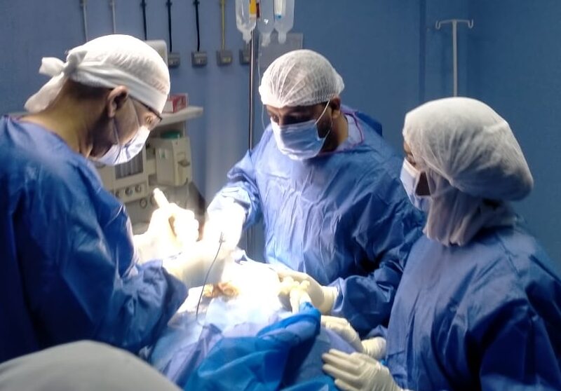 إجراء عملية إصلاح فقرات بالعمود الفقري بمستشفى بلبيس…للمرة الأولى