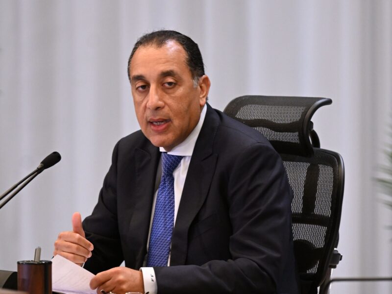 رئيس الوزراء ينعي السائق البطل خالد شوقي ويكلف بصرف مكافأة مجزية ومعاش استثنائي لأسرته