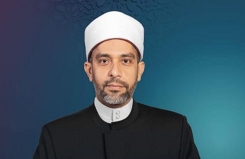 ما حكم التعامل بين الرجل والمرأة في العمل؟.. أمين الفتوى يجيب