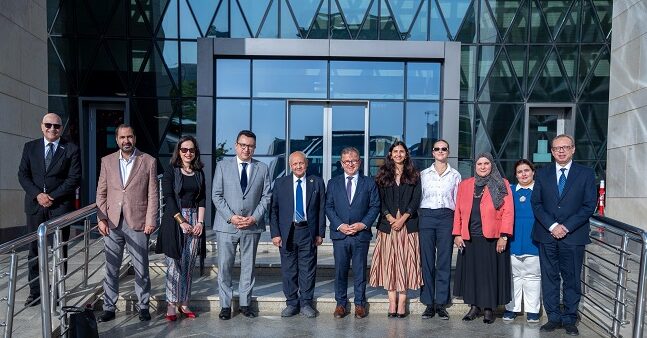 مايكروسوفت تمول أول بعثة لطلاب جامعة مصر للمعلوماتية إلى فرنسا