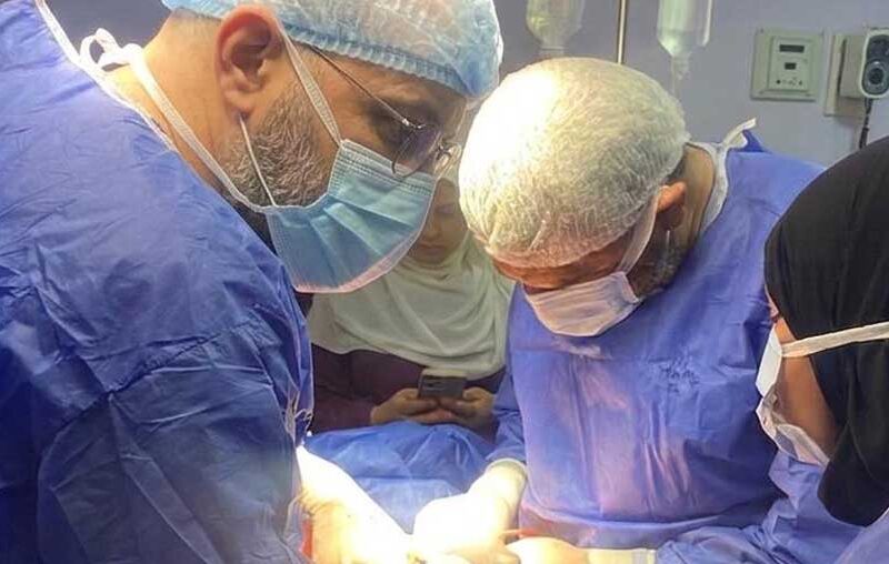 ملحمة طبية بين مستشفى أبو كبير و مستشفى كفر صقر تنقذ حياة طفل بعد تهشم الكلية وانفصالها