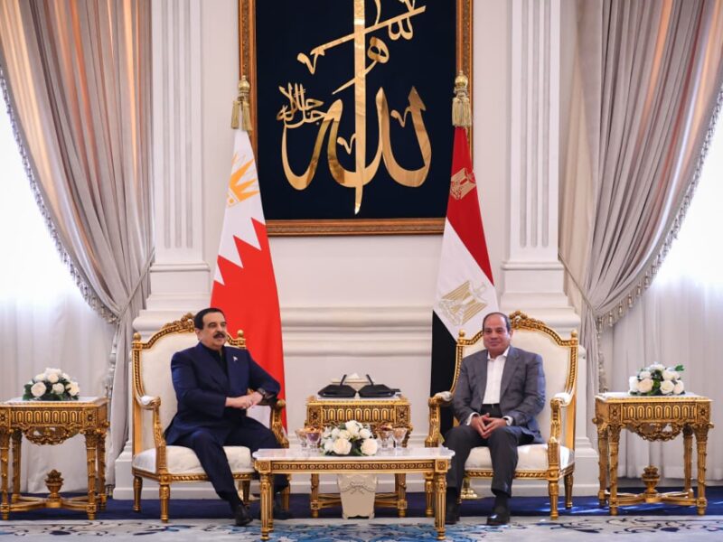المتحدث الرئاسي ينشر صور استقبال الرئيس السيسي لعاهل البحرين في مطار العلمين
