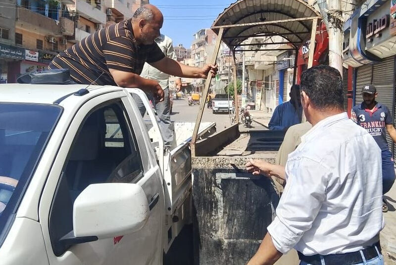 حملات مكثفة لرفع الإشغالات وإعادة الانضباط لشوارع الشرقية