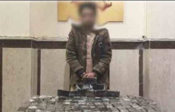 ضبط ٢١ كيلوا حشيش تم اخفائها فى مخبأ سرى بسيارة نقل قبل توزيعها بالعاشر من رمضان