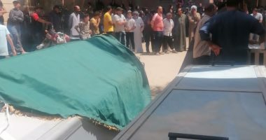 أهالى الحجاجية مركز فاقوس يشيعون جثامين 5 من أسرة واحدة ضحايا عقار حدائق القبة