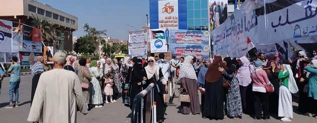 مسيرة شعبية بمحيط ديوان عام محافظة الشرقية لدعم القضية الفلسطينية
