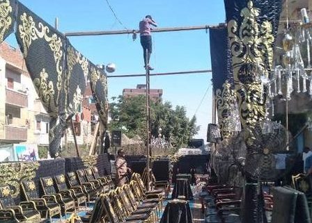 فض سرادق عزاء ومصادرة (٣٣) شيشه خلال الحملات اليومية لمتابعة تطبيق الإجراءات الإحترازية والوقائية لمكافحة كورونا بنطاق (الزقازيق – ديرب نجم – القنايات)