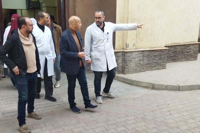 وكيل الصحة بالشرقية يتفقد الخدمات الطبية بمستشفيات الحميات والصدر بالزقازيق