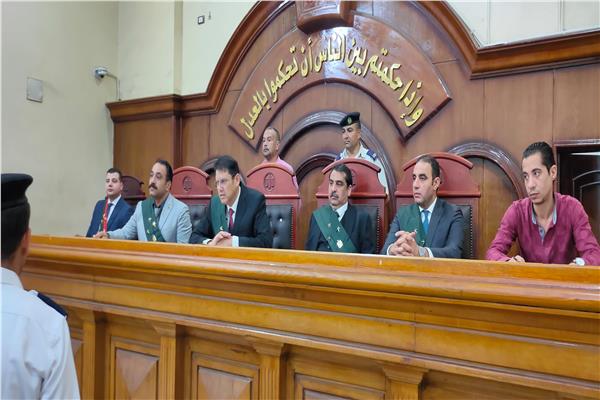 ضبط عامل يروج لبيع الألعاب النارية عبر مواقع التواصل الاجتماعي في الشرقية