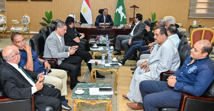 محافظ الشرقية يؤكد أهمية التكامل مع النواب والشيوخ لدفع جهود التنمية