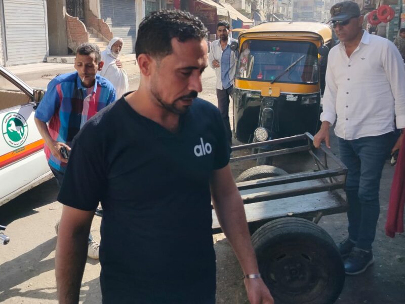 حملات مكثفة لإزالة الإشغالات وإعادة الانضباط لشوارع الشرقية