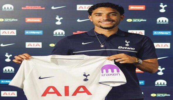 توتنهام يعلن رسميًا ضم عمر مرموش ..واللاعب يرتدي القميص 22