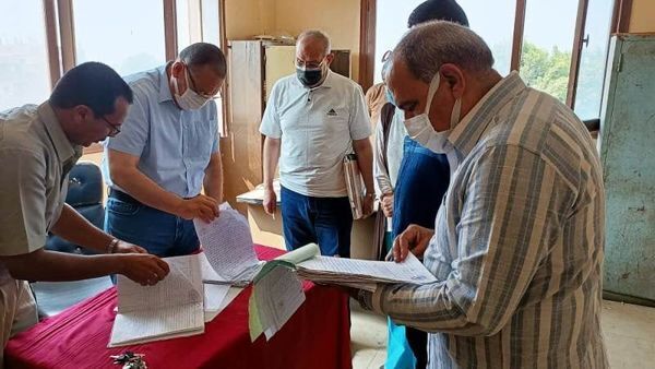 محافظ الشرقية يفاجئ الوحدة المحلية بههيا لمتابعة سير العمل بالمنشآت الخدمية