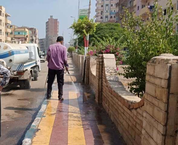 تكثيف حملات النظافة والتجميل والتطهير بالشوارع والميادين والطرق العامة بنطاق محافظة الشرقية