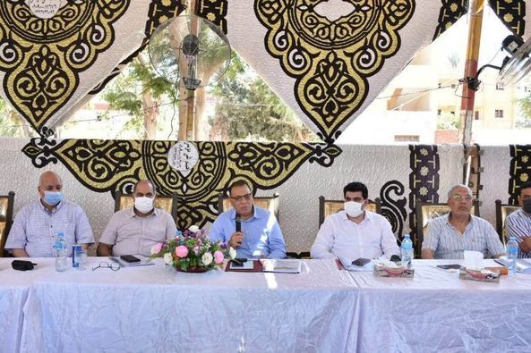 محافظ الشرقية يعقد حواراً مجتمعياً مع أهالي قرى مركز الحسينية ويؤكد أن المبادرة الرئاسية ( حياه كريمة) لتطوير الريف المصري حلم يتحقق على أرض الشرقية