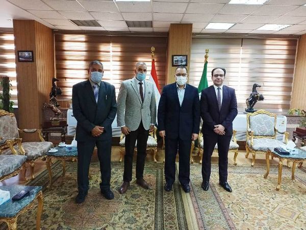 محافظ الشرقية يستقبل رئيس مجلس إدارة نادي الشهر العقاري بعموم مصر