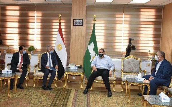 محافظ الشرقية يلتقي مسؤول ملف أملاك الدولة بوزارة التنمية المحلية