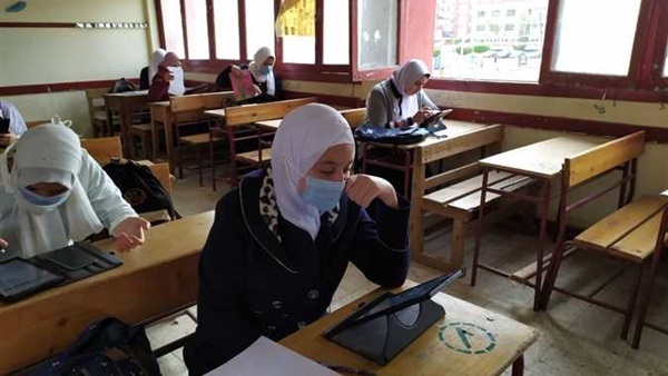 غدا.. طلاب أولى ثانوي بالشرقية يؤدون امتحاني التاريخ والكيمياء