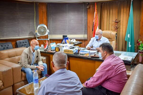 وكيل وزارة الصحة بالشرقية يجتمع برئيس مركز ومدينة الحسينية لمناقشة خطة تطوير منافذ تقديم الخدمة الطبية