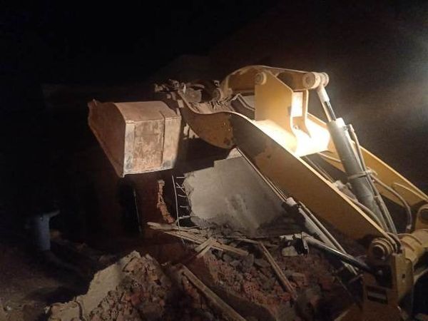 الأجهزة التنفيذية بالشرقية: تشن حملات يومية لرفع الإشغالات وإزالة مخالفات البناء العشوائي لإعادة الإنضباط بالشوارع المحافظة