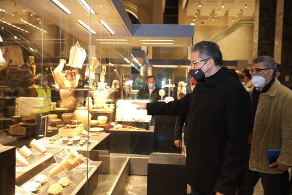وزير السياحة والآثار يتفقد اللمسات النهائية لمتحف عواصم مصر تمهيداً لافتتاحه