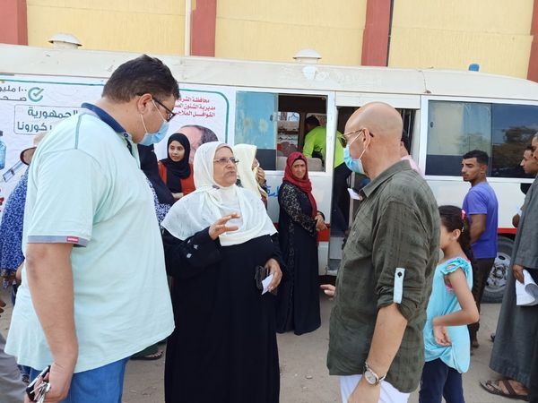 وكيل وزارة الصحة بالشرقية يتابع تطعيم المواطنين بلقاح كورونا بصان الحجر وأولاد صقر