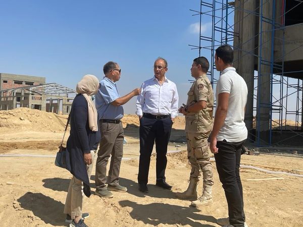 رئيس جامعة الزقازيق يتفقد إنشاءات الجامعة الأهلية بمدينة العاشر من رمضان