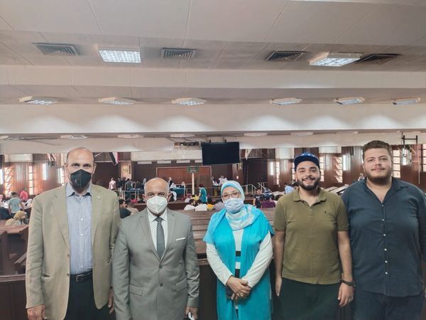 نائب رئيس جامعة الزقازيق لشئون التعليم والطلاب يتفقد سير العمل بوحدات التطعيم ضد فيروس كورونا بالجامعة
