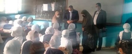 محافظ الشرقية يفاجئ العاملين بمدرسة أسماء بنت أبي بكر الإعدادية بنات ببلبيس