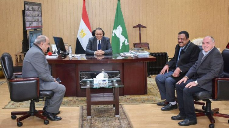 محافظ الشرقية يستقبل رئيس مركز ومدينة الزقازيق الجديد