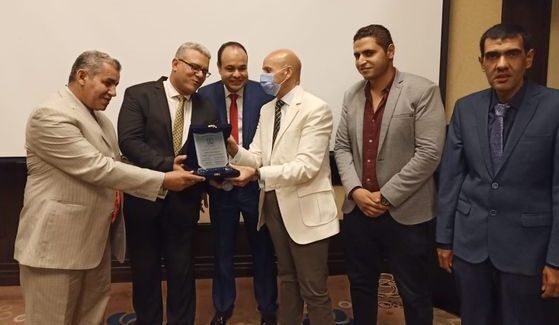 رابطة أطباء أسنان مصر تكرم وكيل وزارة الصحة بالشرقية علي مجهوداته