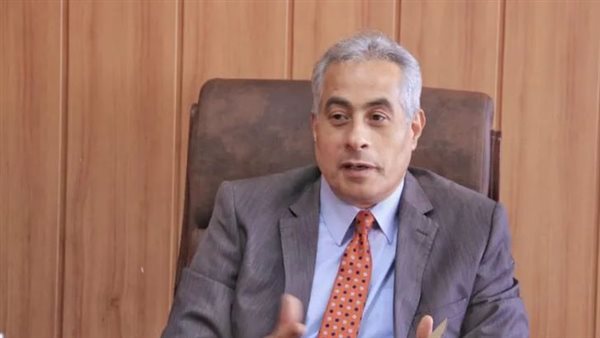 حسن شحاتة جاء من وسط العمال..يتولى وزارة القوى العاملة